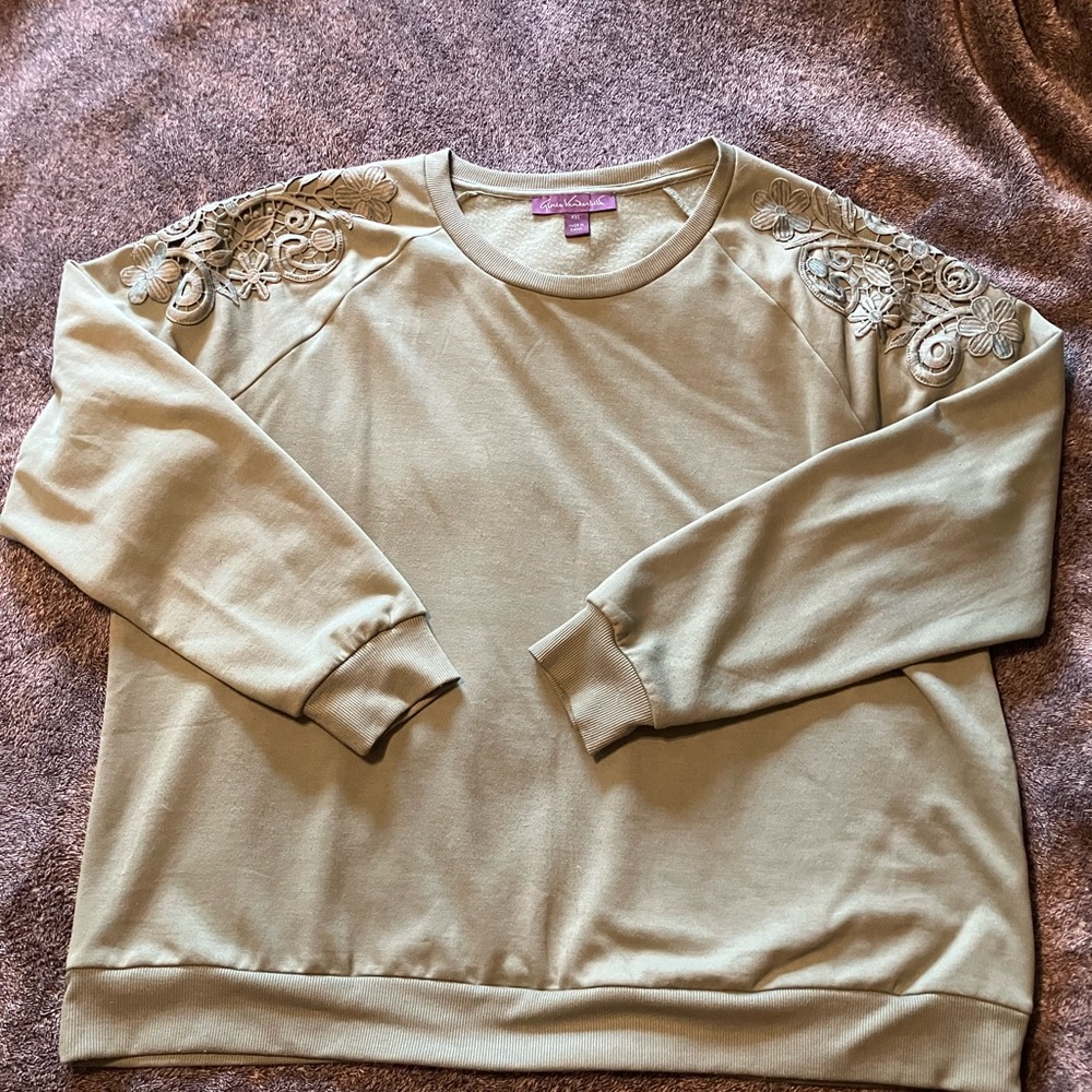 Gloria Vanderbilt Olive Long Sleeve Boxy Sweatshirt